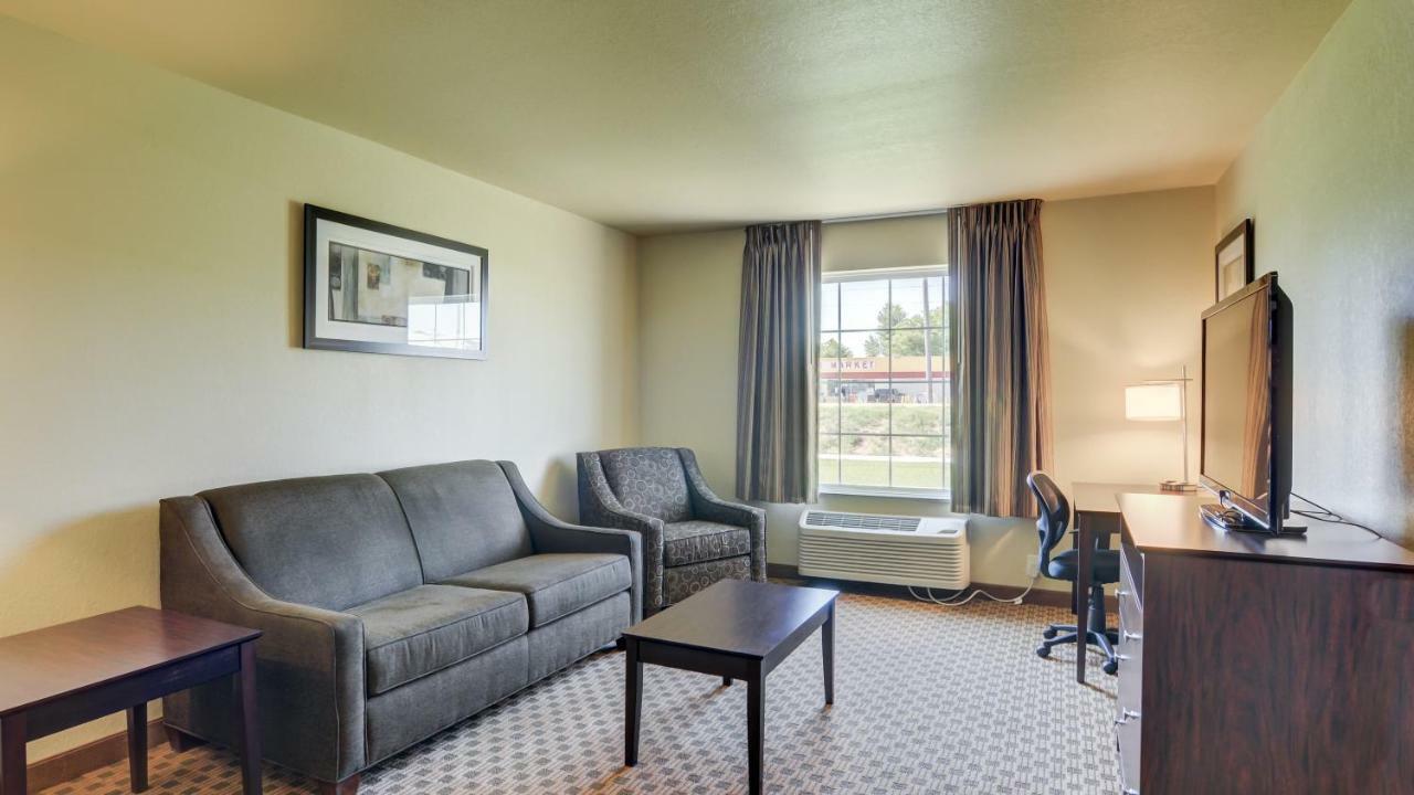 Cobblestone Inn & Suites-Kersey Bagian luar foto