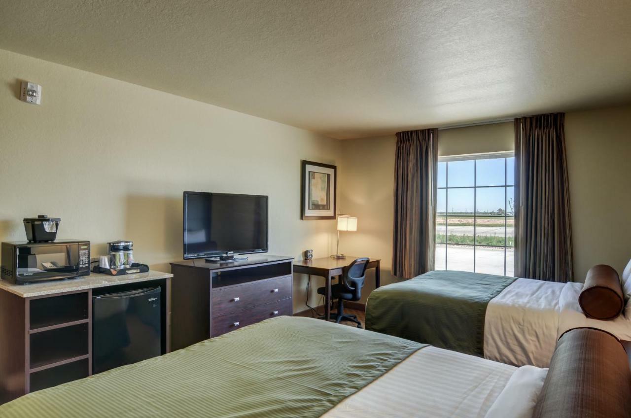 Cobblestone Inn & Suites-Kersey Bagian luar foto