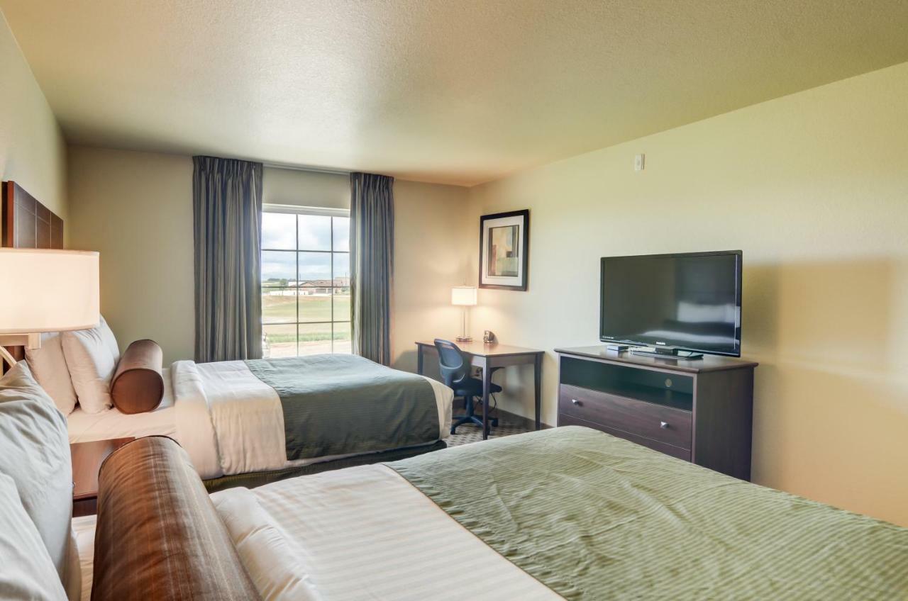 Cobblestone Inn & Suites-Kersey Bagian luar foto