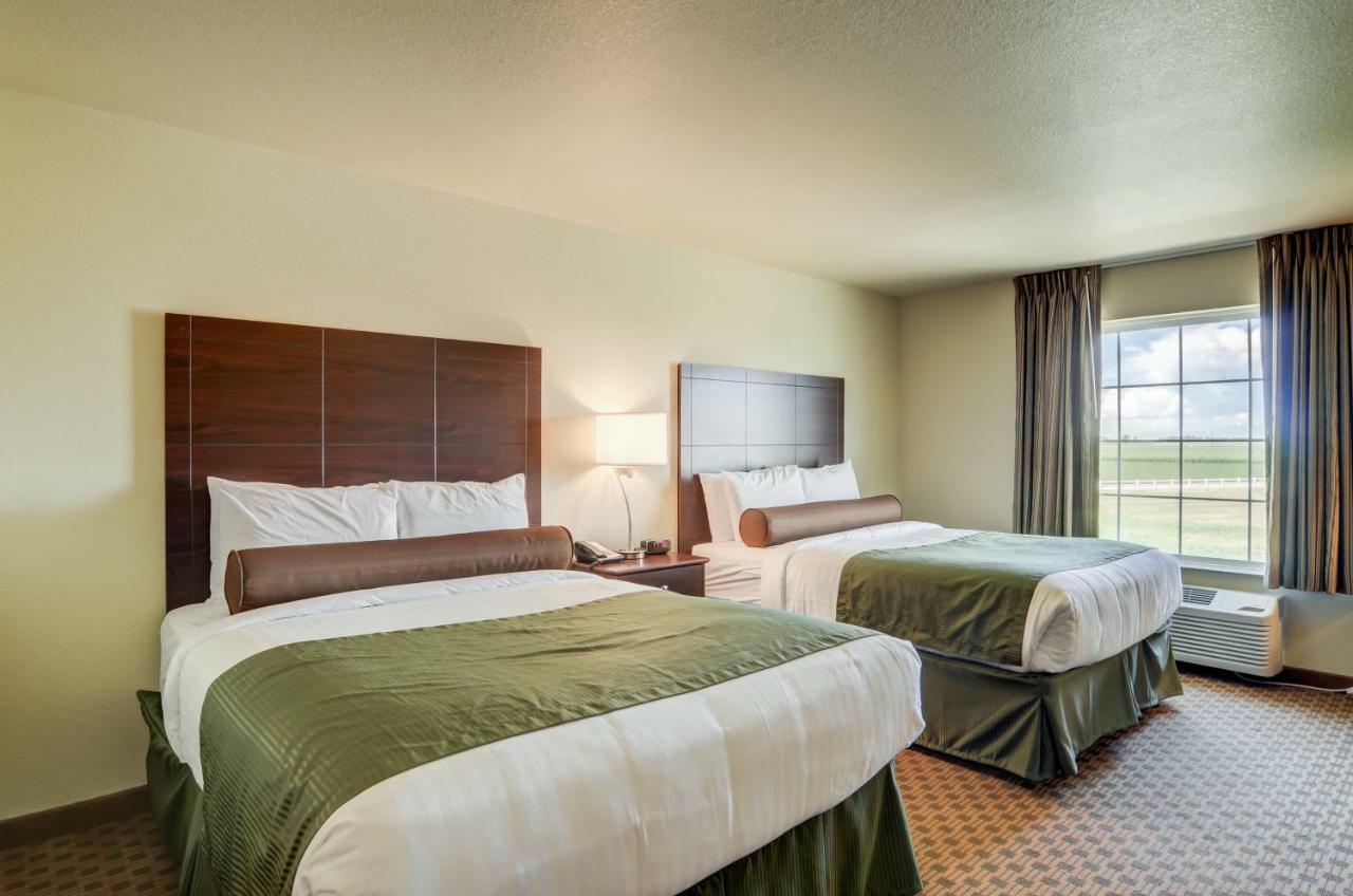 Cobblestone Inn & Suites-Kersey Bagian luar foto