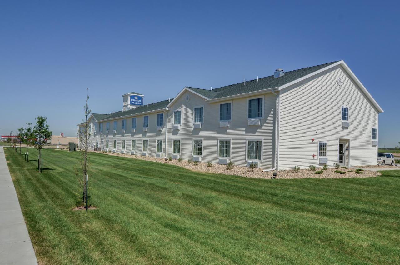 Cobblestone Inn & Suites-Kersey Bagian luar foto