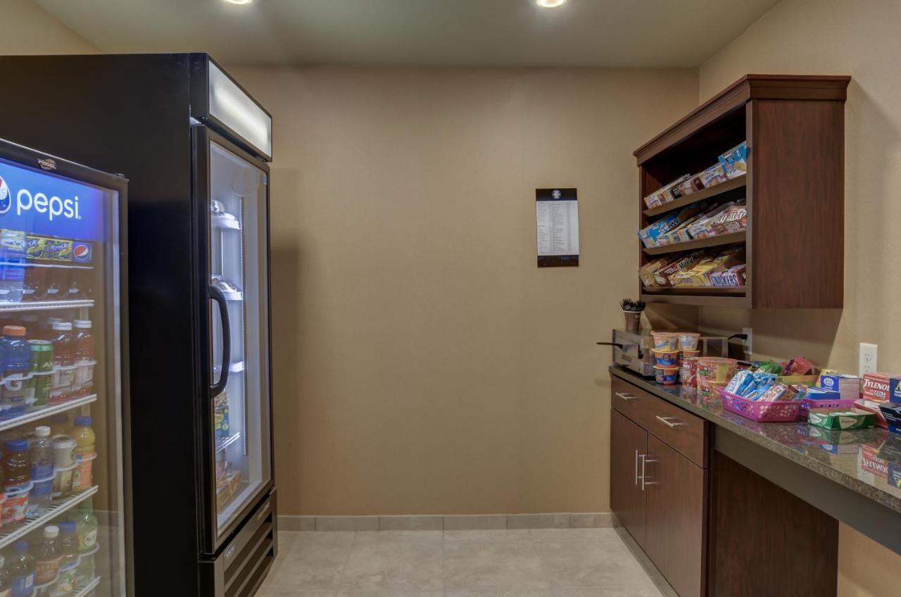 Cobblestone Inn & Suites-Kersey Bagian luar foto