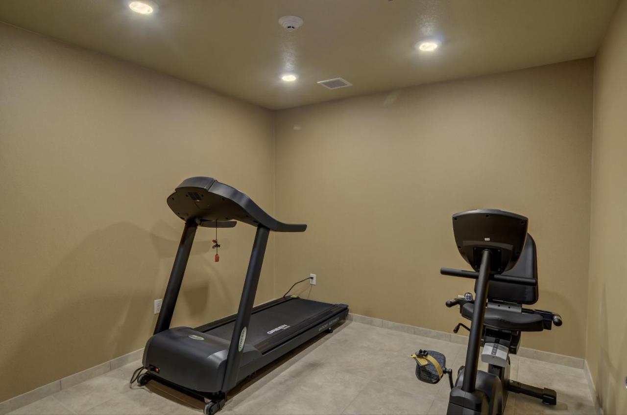 Cobblestone Inn & Suites-Kersey Bagian luar foto