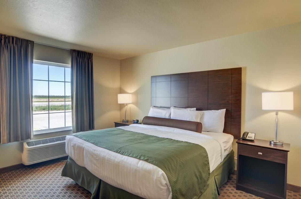 Cobblestone Inn & Suites-Kersey Bagian luar foto