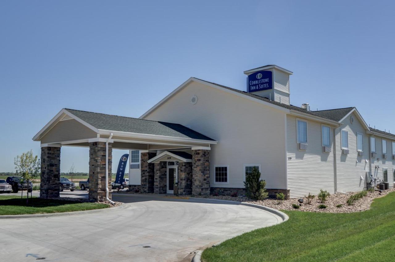 Cobblestone Inn & Suites-Kersey Bagian luar foto